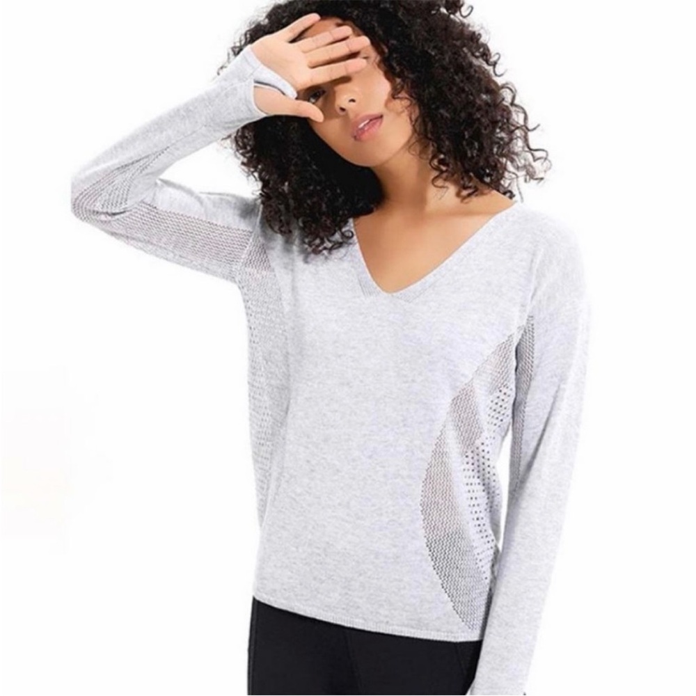 LULULEMON Still Movement V-Neck Sweater Light Gray Womens Size 6 - Picture 2 of 9